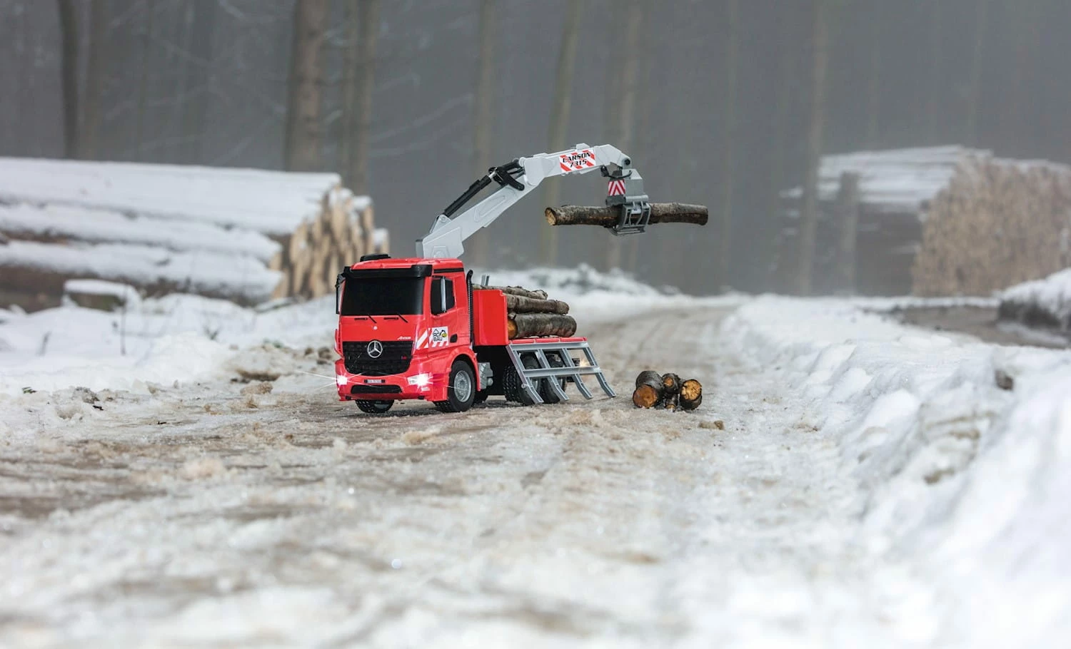 Carson 1:20 Arocs Mercedes Benz Holztransporter 100% RTR 6 Carson 1:20 Arocs Mercedes Benz Holztransporter 100% RTR – Bild 6