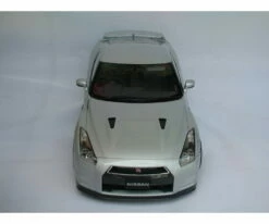 IXO 1:8 Nissan GT-R Modellauto Premium Collectables