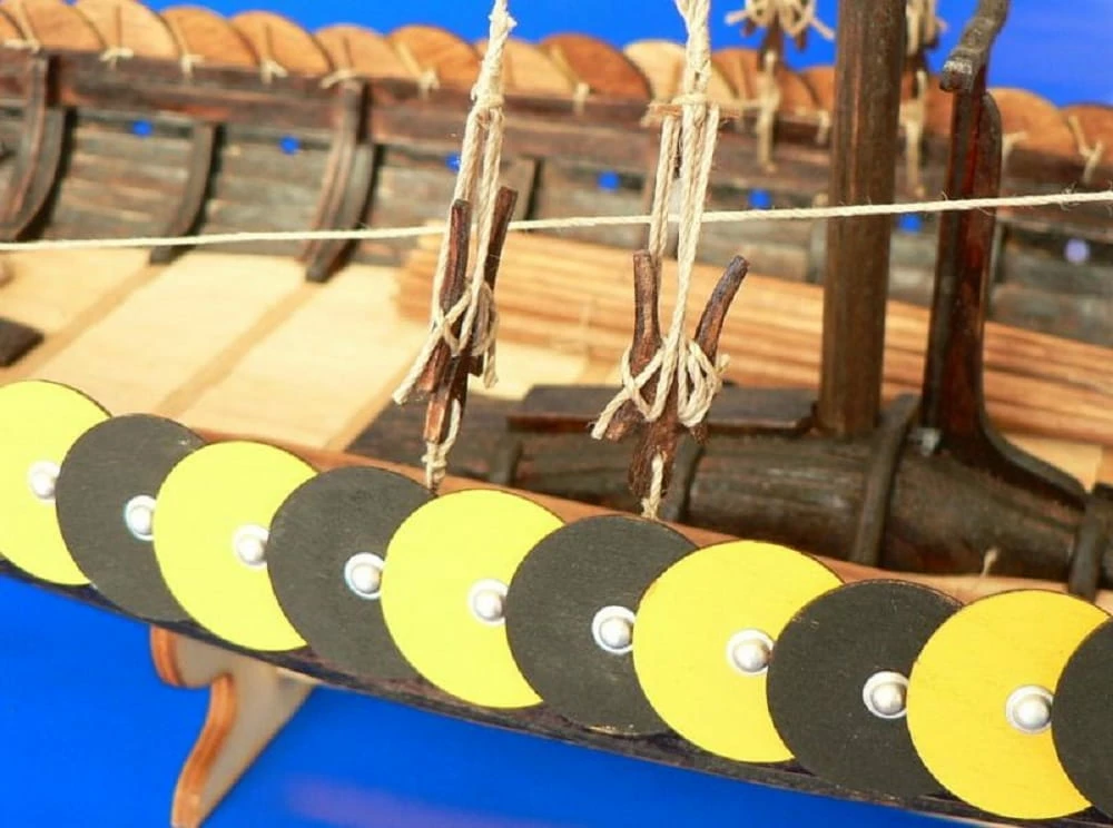 Krick Dusek Gokstad Wikingerschiff 7 Jh. 1:35 Holz Baukasten 3 Krick Dusek Gokstad Wikingerschiff 7 Jh. 1:35 Holz Baukasten – Bild 3