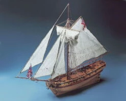 Corel HMS Resolution Kriegsschiff 1:50 Baukasten