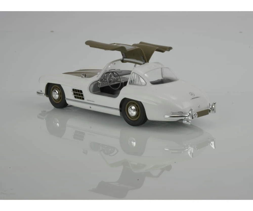Tamiya Mercedes Benz 300SL Flügeltürer 1:24 Platik Modellbau Auto Bausatz 6 Tamiya Mercedes Benz 300SL Flügeltürer 1:24 Platik Modellbau Auto Bausatz – Bild 6